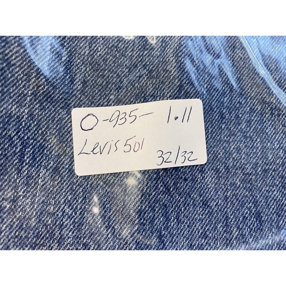 Vintage Y2K Levis 501 Jeans Mens 32x32 Button Fly Blue Straight Leg Medium Wash - Picture 16 of 16